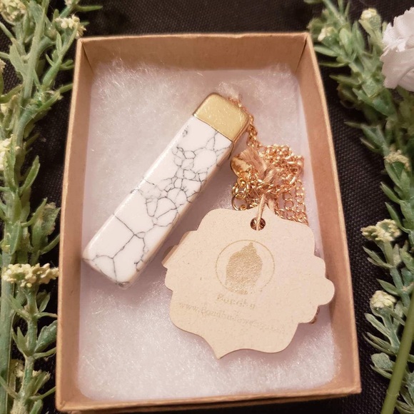 Jewelry - Marble Howlite 18k gold plated necklace